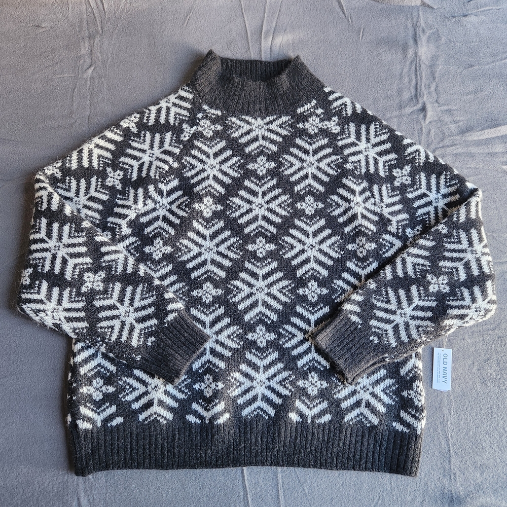 NWT Old Navy Soft Wool Blend Grey and White Snowflake Mockneck Fair Isle Sweater